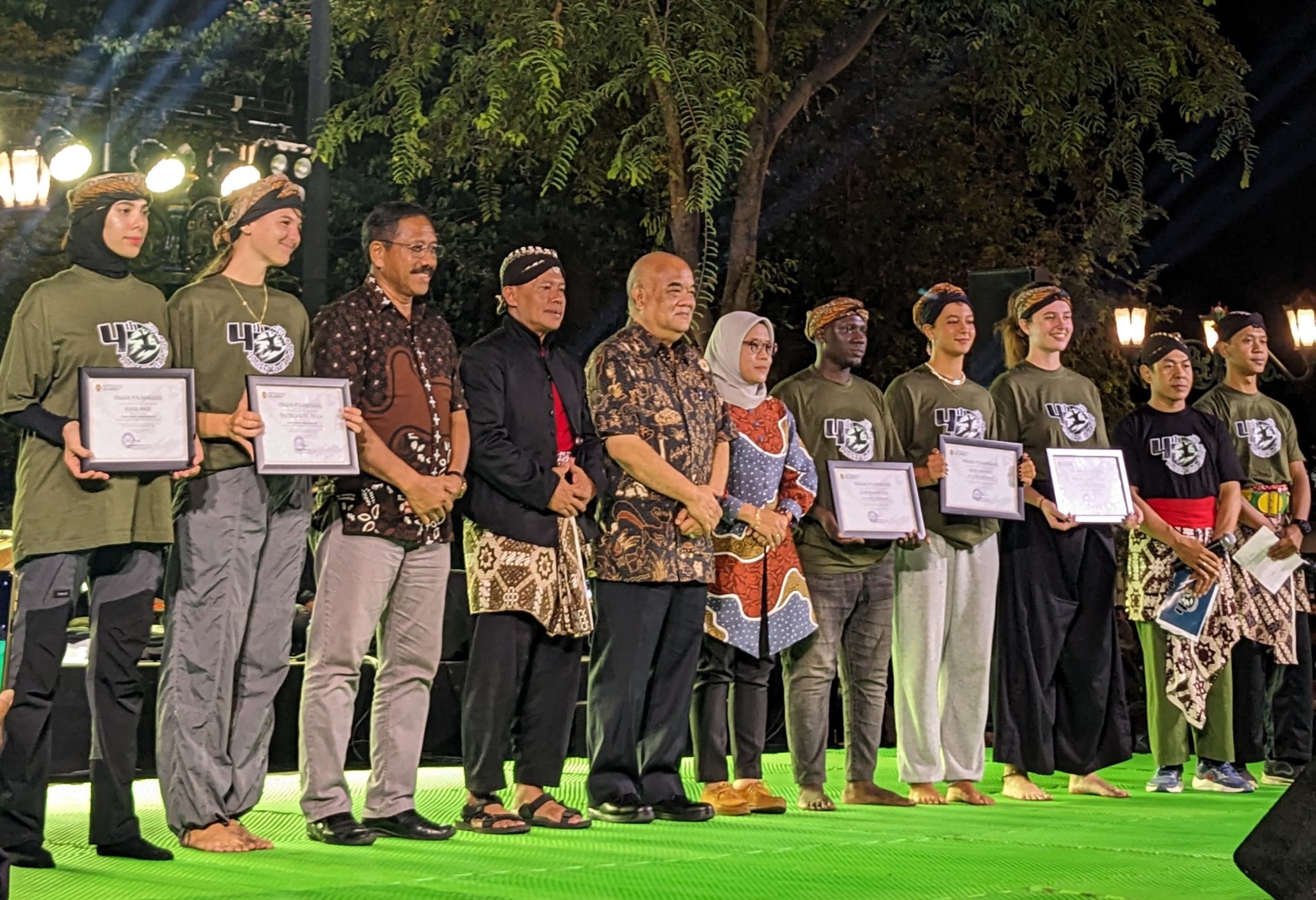 UGM International Students Perform Pencak Silat At Titik Nol Kilometer ...